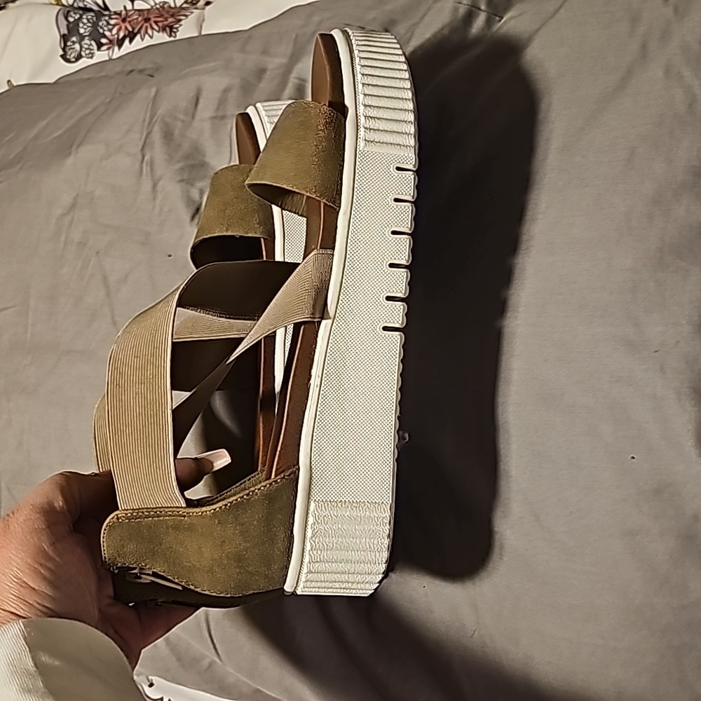 Sandals - Picture 4 of 5